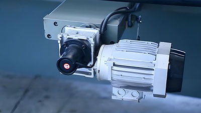 Sheet Metal Shearing Machine